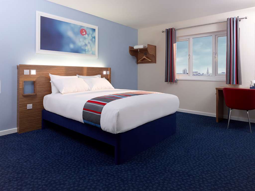 Travelodge Leeds Colton Гарфорт Номер фото