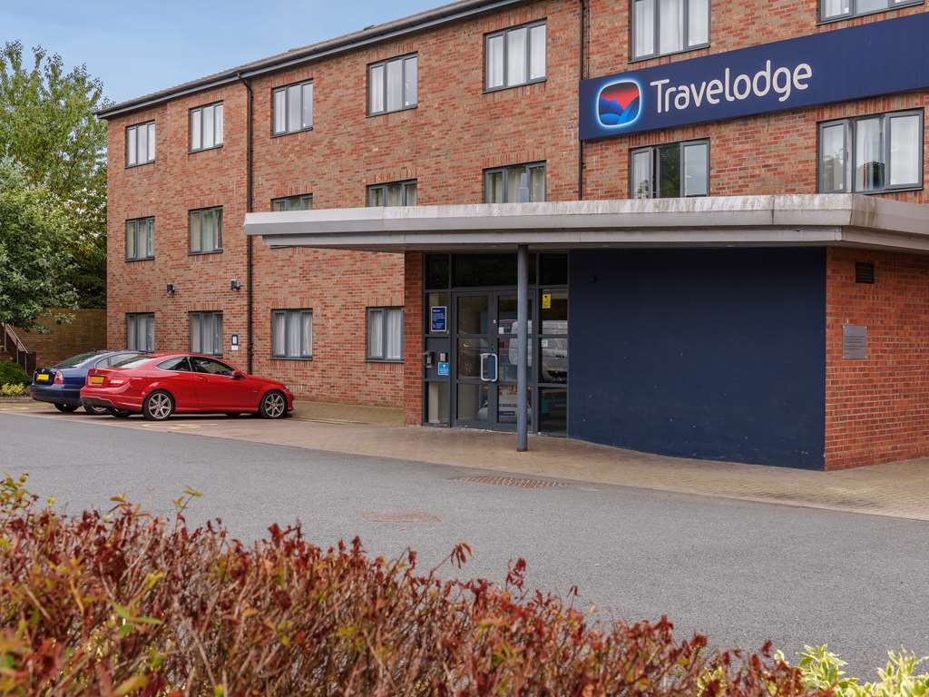 Travelodge Leeds Colton Гарфорт Экстерьер фото