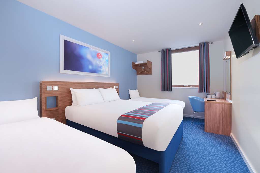 Travelodge Leeds Colton Гарфорт Номер фото